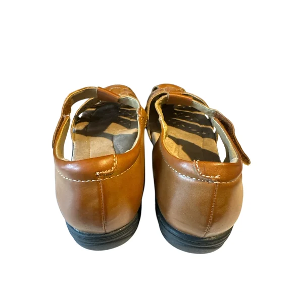 Earth Spirit Brown Leather Sandals - Picture 3 of 8